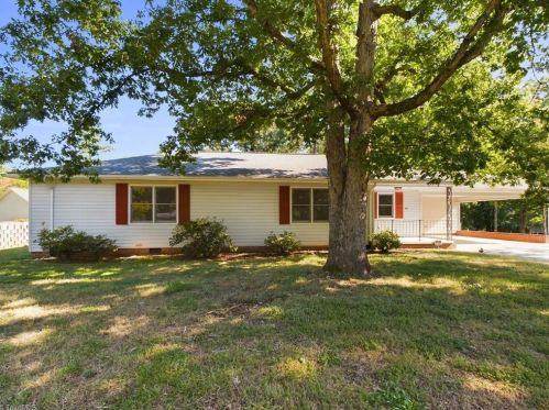 421 Fairgrove Rd, Thomasville, NC 27360-5687
