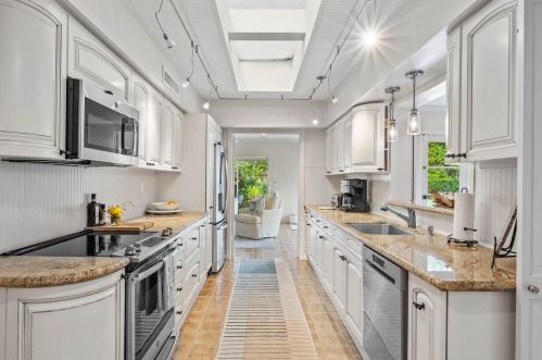 206 Seabreeze Ave, Delray Beach FL  33483-7022 exterior