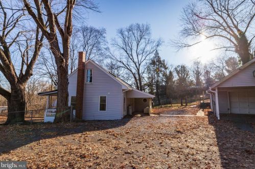 6902 Williamsport Pike, Falling Waters WV  25419-4512 exterior