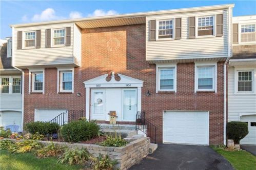 1454 Independence Dr, Derby, NY 14047-9546