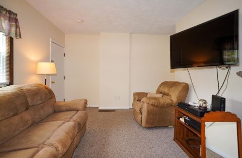 40 Mckinley St, Maynard, MA 01754-1837