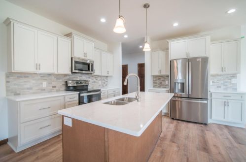 6960 Barney Ct, West Bend, WI 53090-7508