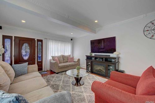 91-19 121st St, Jamaica, NY 11418-3208