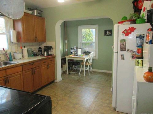 12 Kalmia St, Elwood, NY 11731-1213