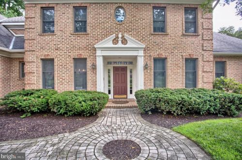 878 Appenzell Dr, Hummelstown, PA 17036-9799