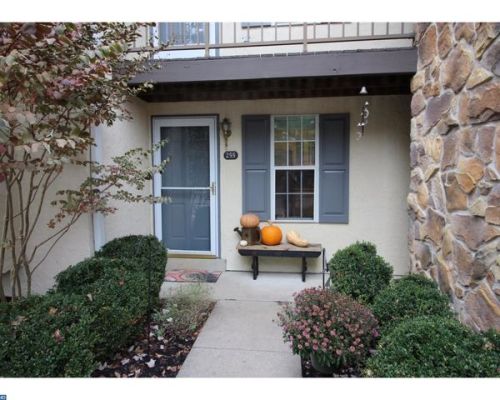 255 Valley Stream Ln, Wayne, PA