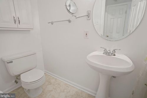 2796 Middlecoff Pl, Falls Church VA  22043-3514 exterior