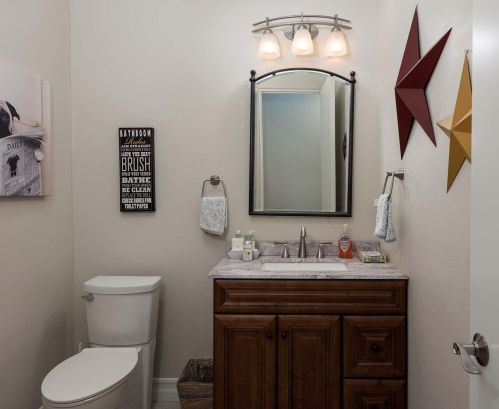 8 King Edward Ct, Rancho Mirage CA  92270-1621 exterior