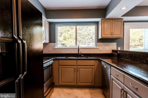 9 Heatherfield Way, Dover DE  19904-9752 exterior