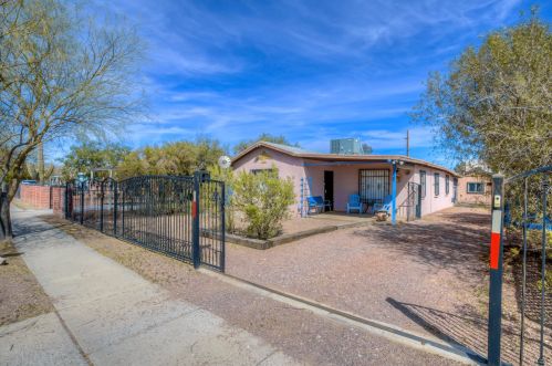 1632 Delaware St, Tucson, AZ 85745-2302
