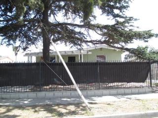 1110 Lanzit Ave, Los Angeles, CA 90059-1552