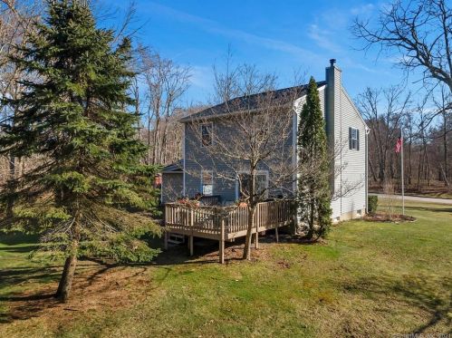 40 Carli Blvd, Colchester CT  06415-1867 exterior