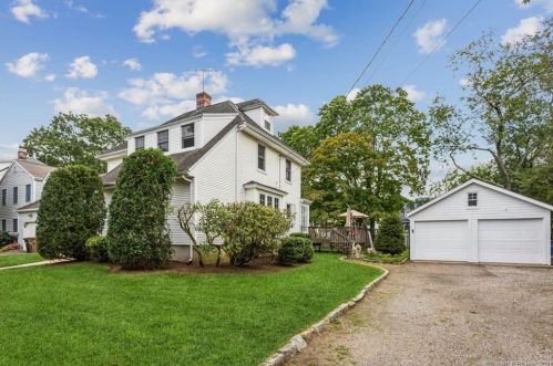 39 Auldwood Rd, Stamford, CT 06902-7815