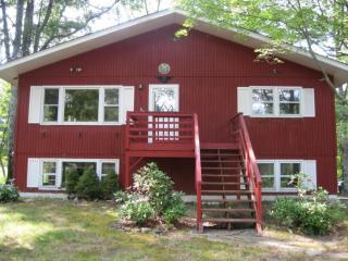 100 Daisy Pl, Milford, PA 18337-5020