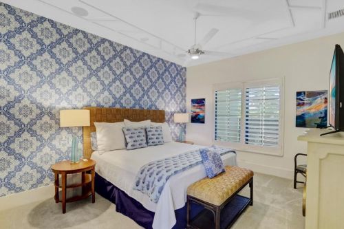 601 Crescent St, Marco Island FL  34145-1909 exterior