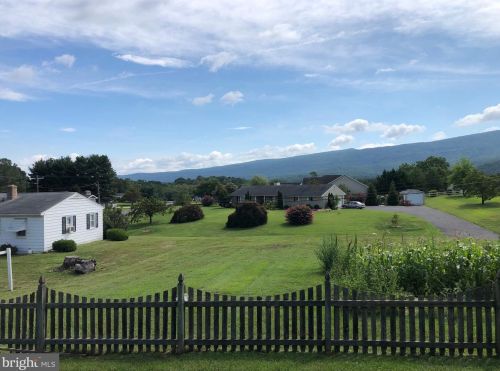 102 Massanutten St, Edinburg VA  22824-9313 exterior