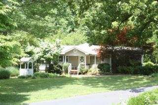 7026 End O Trail Rd, Greensboro, NC 27409-9271