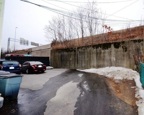 211 Millbury St, Worcester MA 01610-2803 exterior