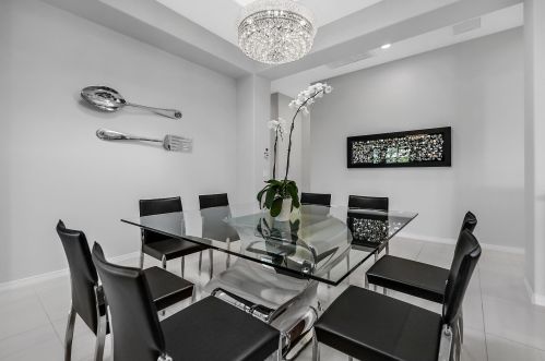 5 Curie Ct, Rancho Mirage CA  92270-2713 exterior