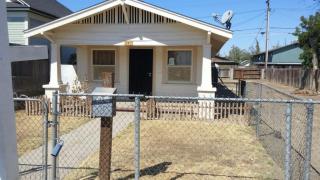 347 Thesta St, Fresno, CA 93701-2229
