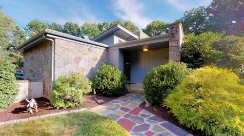 100 Oakridge Rd, Bristol, CT 06010-3119