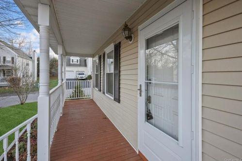 32 Mill Pond Ln, Poughquag, NY 12570-5571