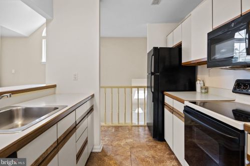 93 Portsmouth Ct, Southampton PA 18966-2620 exterior