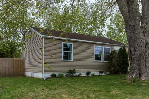52 Great Plain Rd, Norwich, CT 06360-7039