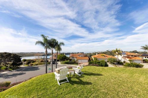 4565 Sea Bluff Cir, Carlsbad CA  92008-3671 exterior