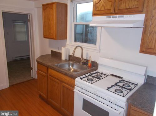 128 Lower Oak St, Wilmington DE  19805-4851 exterior