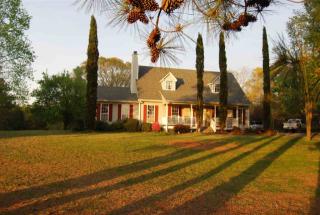 909 Double Springs Rd, Townville, SC 29689-4208