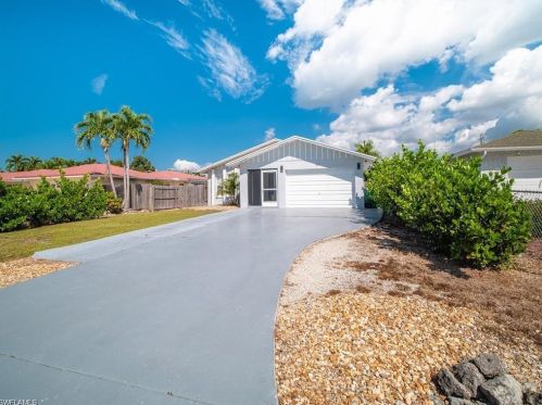 517 98th Ave, Naples, FL 34108-2219
