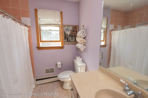 4 Fletcher Pl, Island Heights NJ  08732-7748 exterior