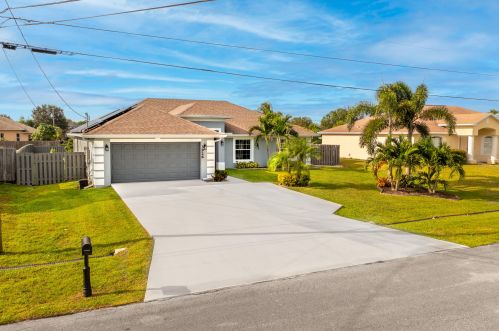3926 Halcomb St, Fort Pierce, FL 34953-4061
