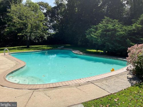 107 Quintynnes Dr, Wilmington DE  19807-1435 exterior