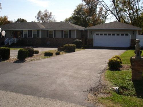 115 Hillcrest Dr, Bruceton, TN 38317-6525