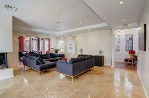 681 Glen Ave, Glendale, CA 91206-1621