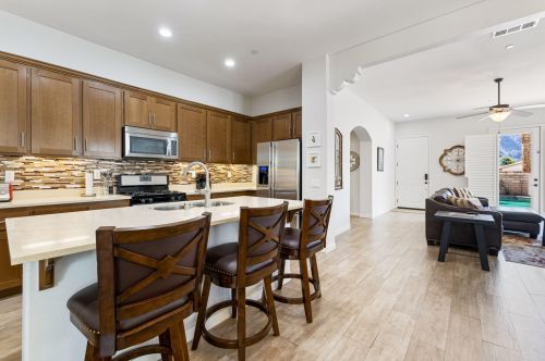 52090 Avenida Mendoza, La Quinta CA  92253-3296 exterior