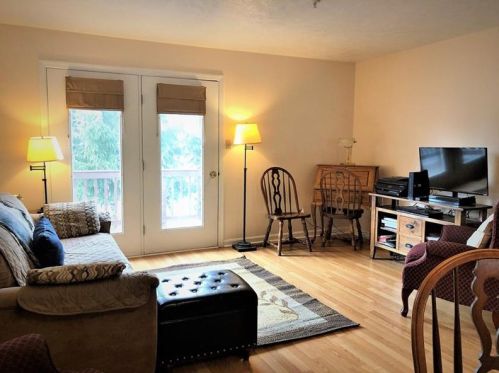 1206 Meadowbrook Dr, Canonsburg, PA 15317-5015