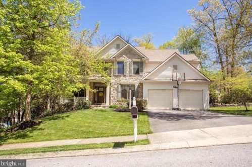 307 Deer Path Dr, Red Lion, PA 17356-7801