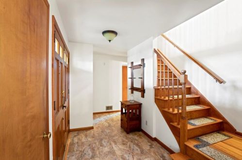 2445 Giant Oaks Dr, Pittsburgh, PA 15241-2809
