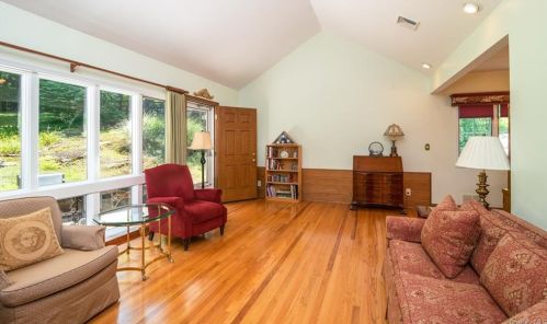 128 Underhill Rd, Crotonville NY  10562-4409 exterior