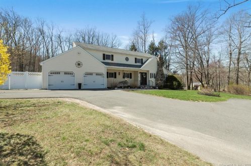 118 Chambers Rd, Danbury, CT 06811-3537