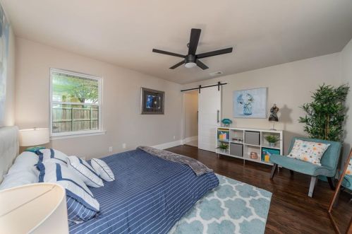 721 James Dr, Richardson TX  75080-6028 exterior