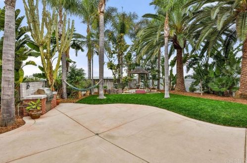 1456 Sapphire Dr, Carlsbad CA 92011-1200 exterior