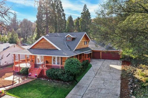 18875 Lake Forest Dr, Lake Wildwood, CA 95946-9460