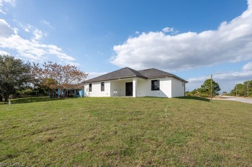 1007 Lee Ave, Lehigh Acres FL  33972-8313 exterior