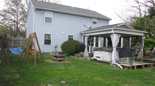 3704 Holly St, Darbydale, OH 43123-9684