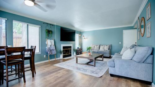 109 Independence Ave, Vacaville CA  95687-6767 exterior