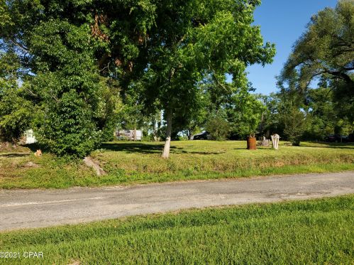 2831 Bertram St, Marianna FL  32448-4802 exterior